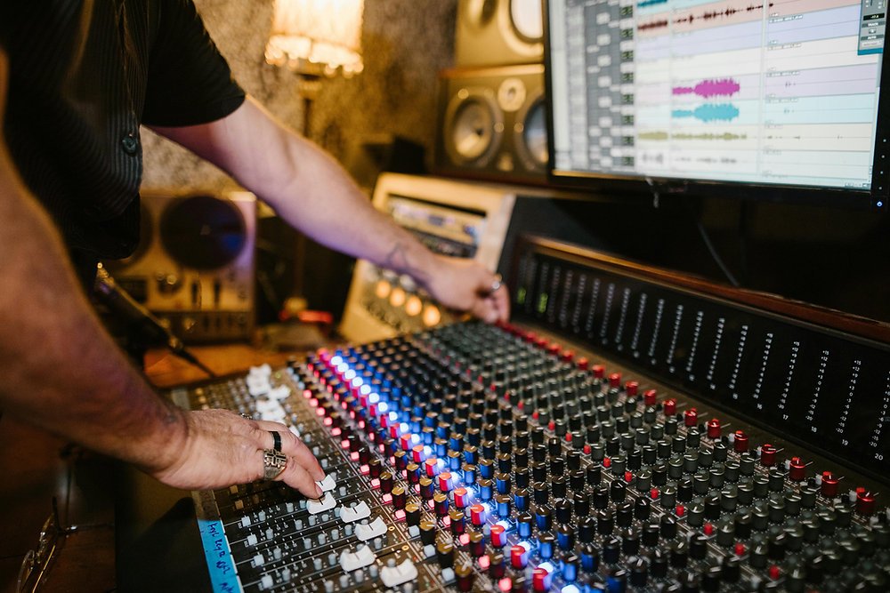 Mixing Like a Pro: Simple Techniques That Elevate Your Tracks